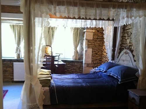 Swan Inn Lechlade Bagian luar foto